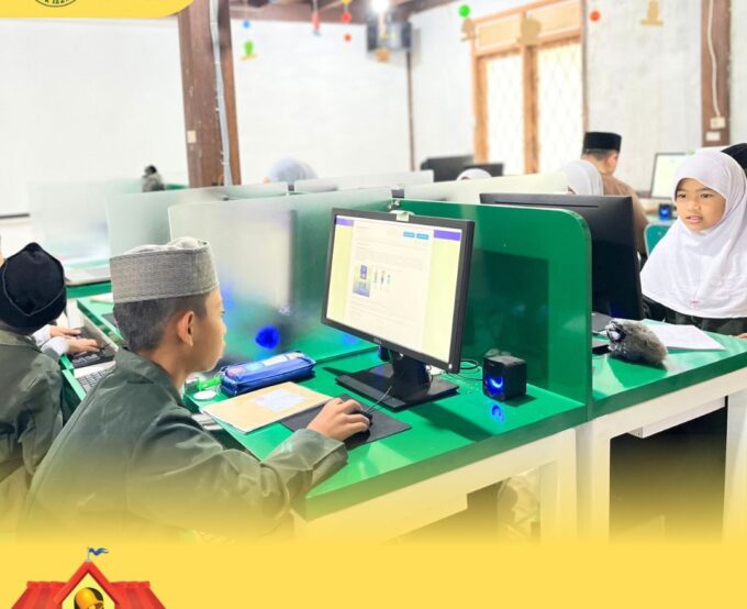 Siswa SDIT Nur Izzati mengikuti Gladi ANBK di Lab Komputer